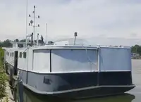 Trallers pārdod
