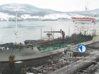 Naftas / Ķīmisko vielu tankkuģis pārdod