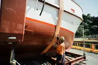 Trallers pārdod