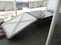 Garā līnija zvejas kuģis pārdod