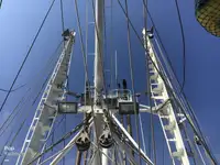 Trallers pārdod