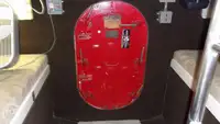 Niršanas atbalsta kuģis pārdod