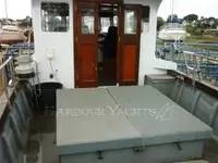 Trallers pārdod