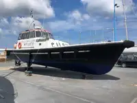 Loču laiva pārdošanā
