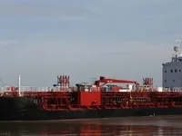 Naftas / Ķīmisko vielu tankkuģis pārdod