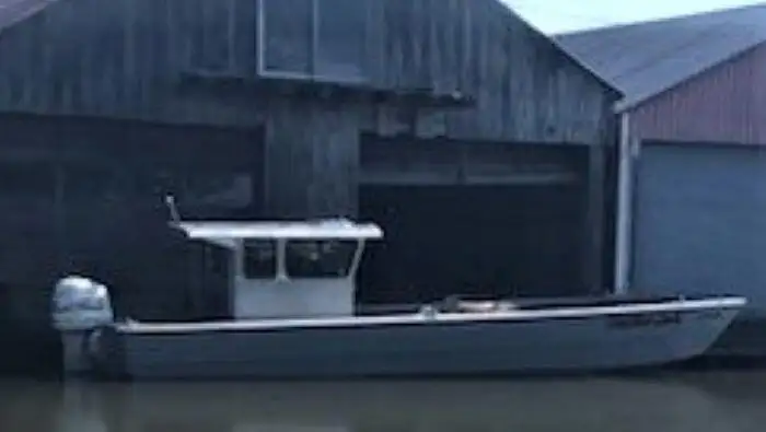 Desanta kuģis, tankkuģis pārdod