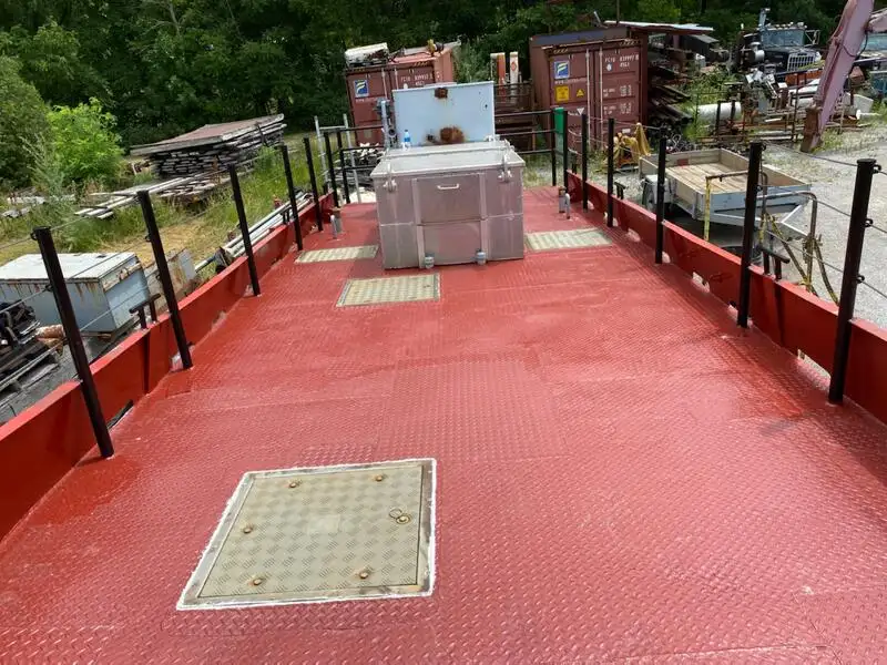 Desanta kuģis, tankkuģis pārdod
