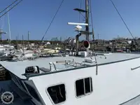 Garā līnija zvejas kuģis pārdod