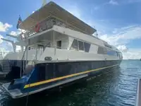 Katamarāns pārdod