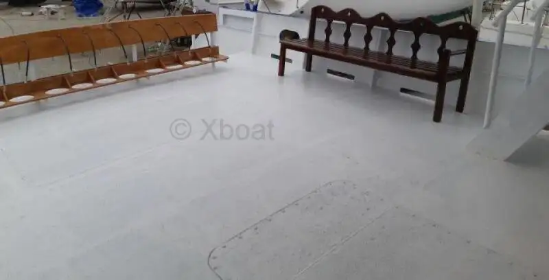 Niršanas atbalsta kuģis pārdod