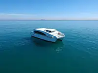 Katamarāns pārdošanā