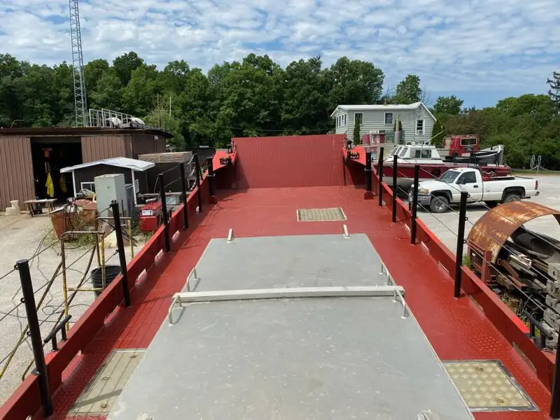 Desanta kuģis, tankkuģis pārdod