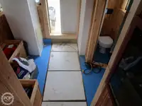 Trallers pārdod