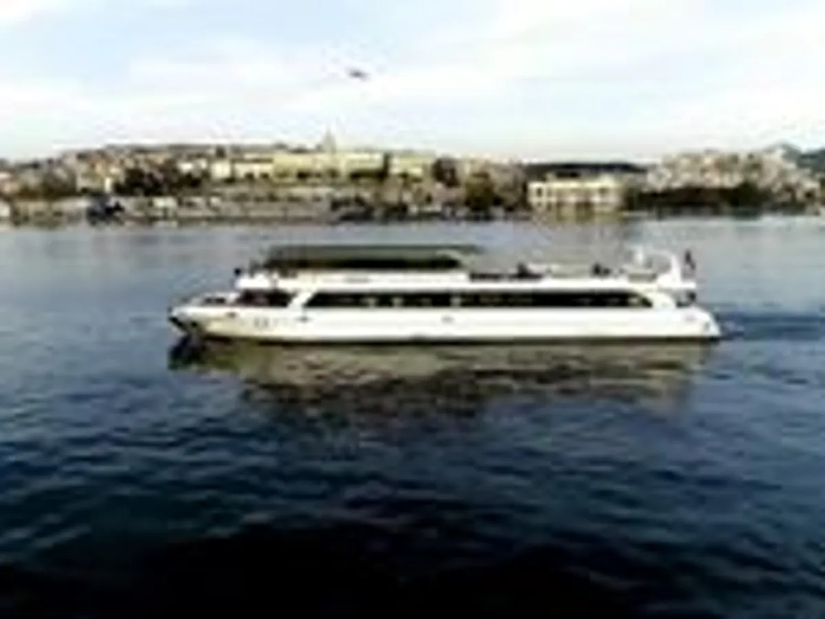 Pasažieru kuģis pārdod