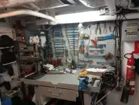 Trallers pārdod