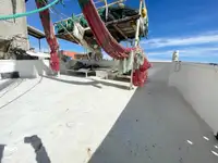Trallers pārdod