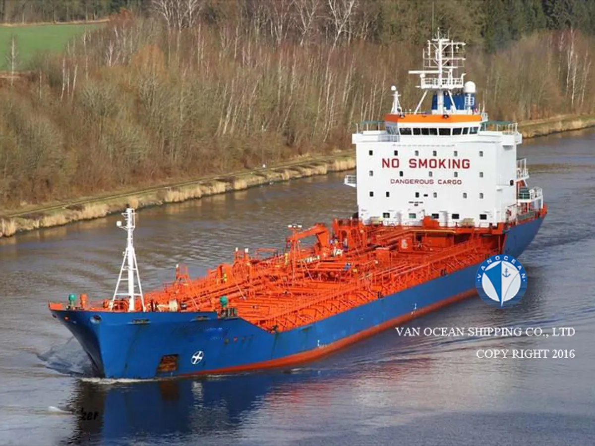 Naftas / Ķīmisko vielu tankkuģis pārdod