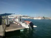 Niršanas atbalsta kuģis pārdod