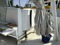 Trallers pārdod