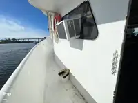 Trallers pārdod