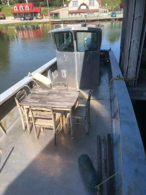 Desanta kuģis, tankkuģis pārdod