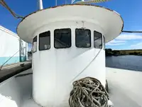 Trallers pārdod