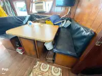 Trallers pārdod