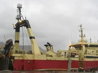 Trallers pārdod