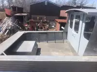 Darba laivas pārdod