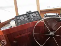 Trallers pārdod