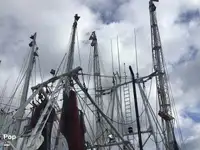 Trallers pārdod
