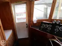 Trallers pārdod
