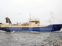 Trallers pārdod