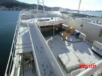 Trallers pārdod