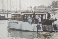 Konteinerkuģis pārdod