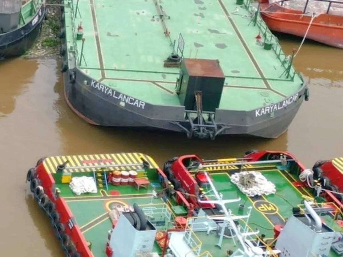 Naftas / Ķīmisko vielu tankkuģis pārdod