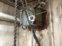 Trallers pārdod
