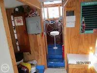 Trallers pārdod