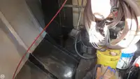 Trallers pārdod