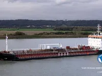 Naftas / Ķīmisko vielu tankkuģis pārdod