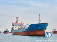 Naftas / Ķīmisko vielu tankkuģis pārdod