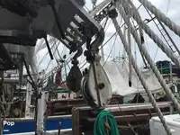 Trallers pārdod