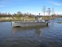 Desanta kuģis, tankkuģis pārdod