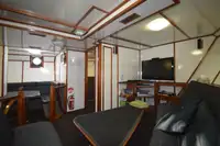 Trallers pārdod
