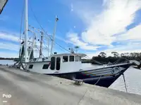 Trallers pārdod