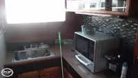 Niršanas atbalsta kuģis pārdod