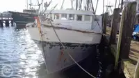 Trallers pārdod