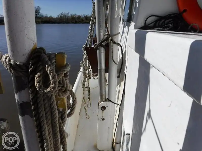 Trallers pārdod