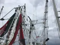 Trallers pārdod