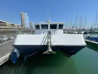 Katamarāns pārdod